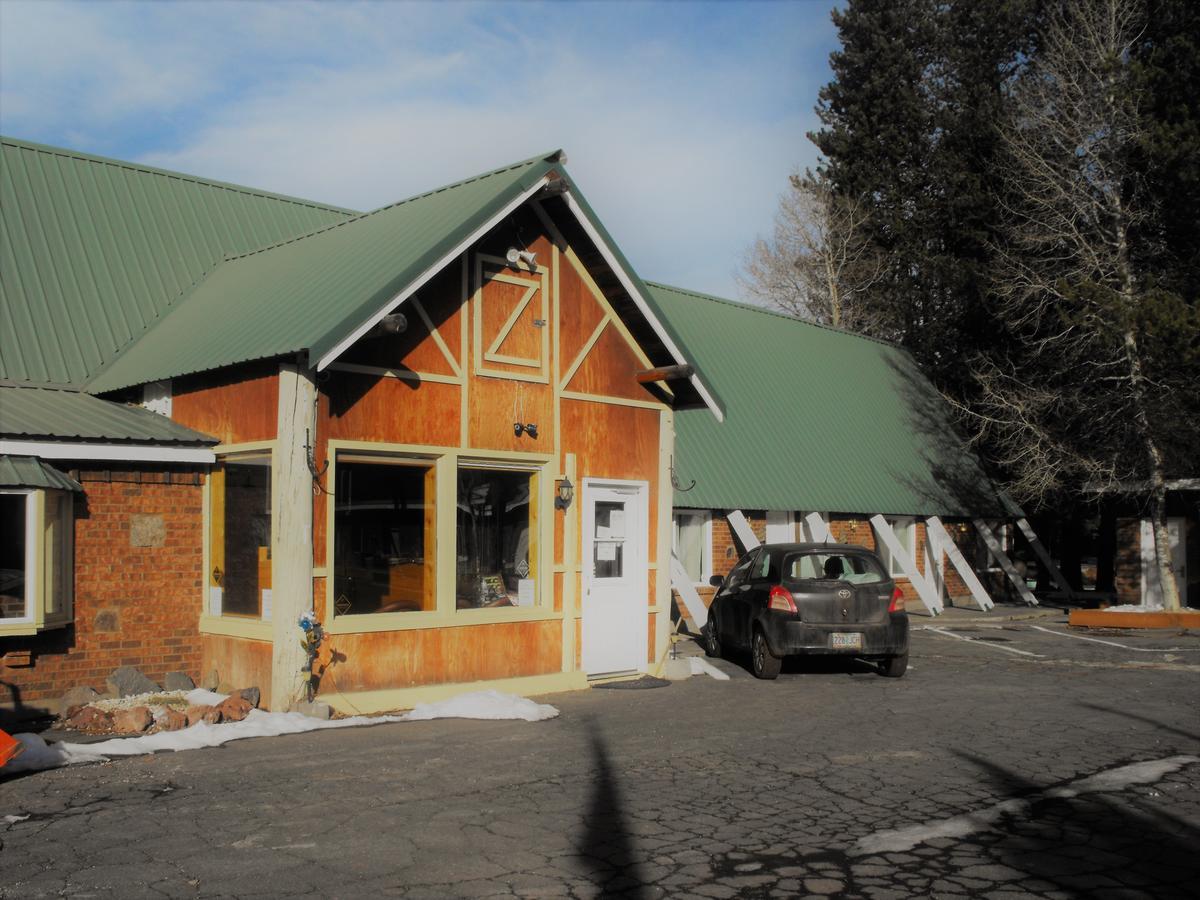 Eagle Crater Lake Inn Chemult Eksteriør billede