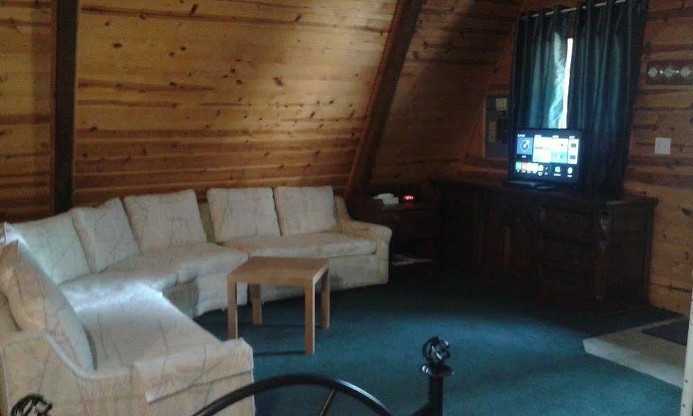 Eagle Crater Lake Inn Chemult Eksteriør billede